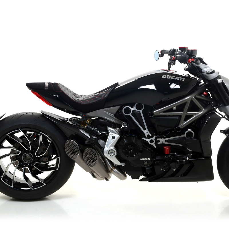 Escape Arrow Pro Race negro Ducati Xdiavel 16-20